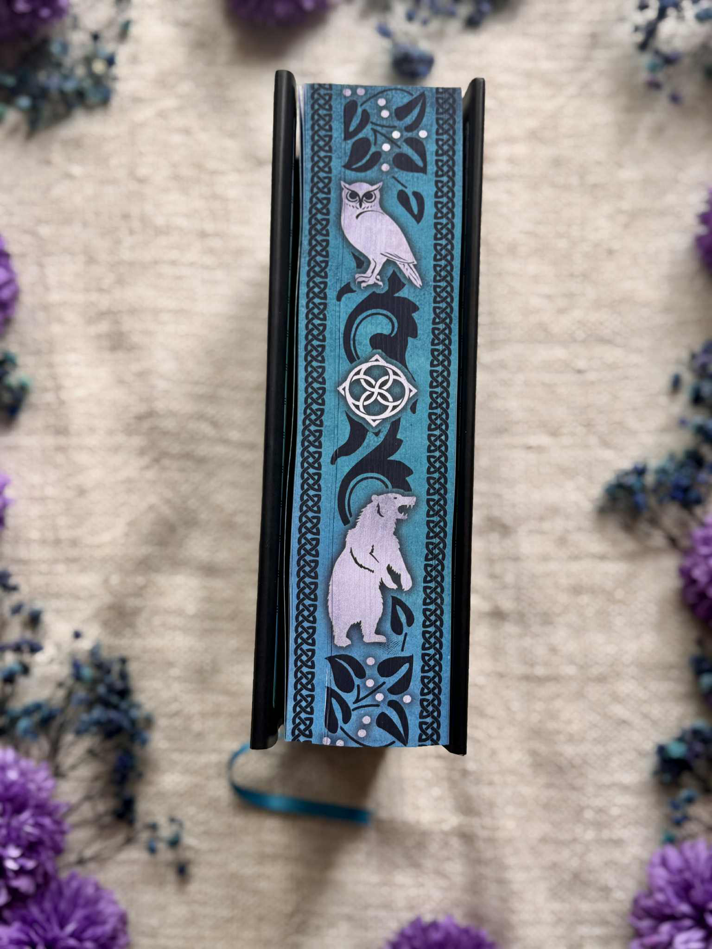 The Shadow Bound Queen Exclusive Luxury Hardcover